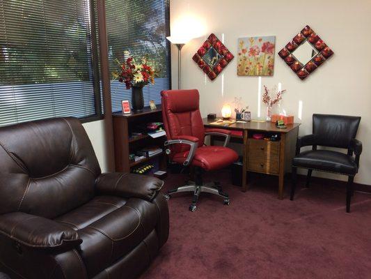 The hypnosis office is warm, cozy and comfortable.