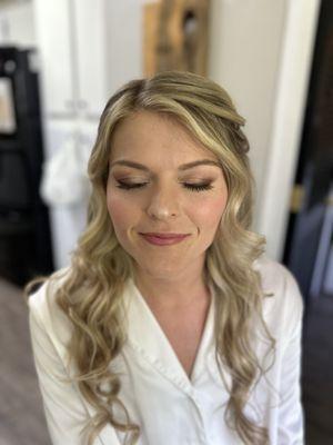 Bridal hairstyle and makeup