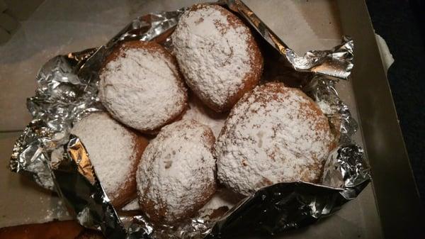 Amazing zeppolis :)