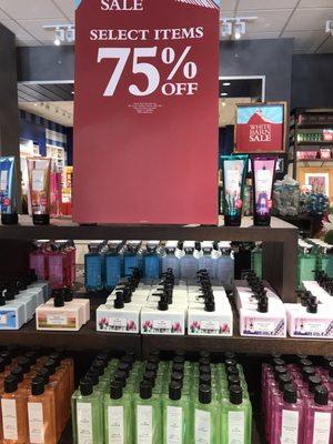 Sale! Body lotion, shower gel & body cream in select fragrances are 75% off!