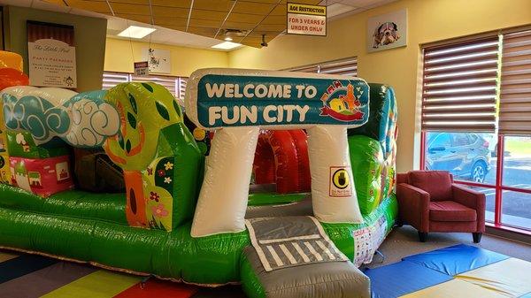 Bounce area for children 2 - 3 yrs old