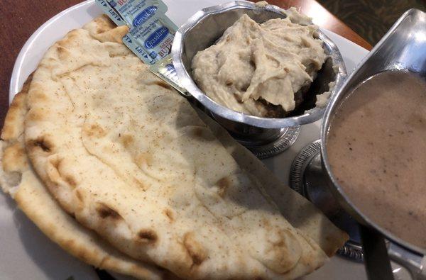 Hummus & pita