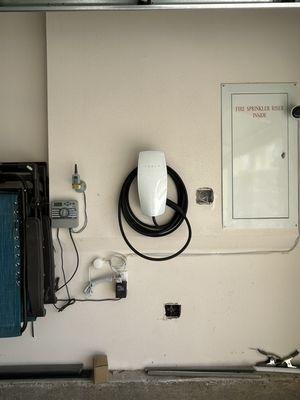 Tesla universal charger