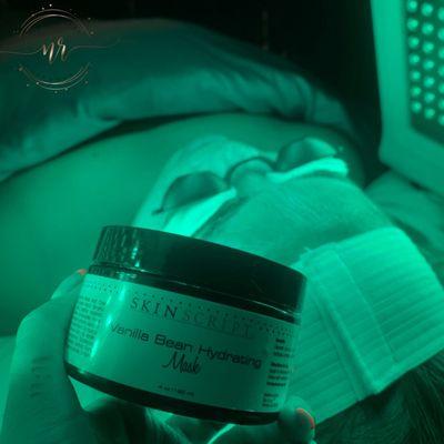 Hydrating Mask setting under LED Treatment