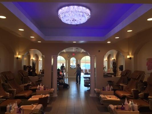 Hollywood Nail & Spa Fountainville