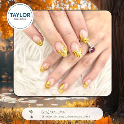 Elevate your autumn style with our luxurious gold French nails! Because every detail counts when it comes to your fall aesthetic.