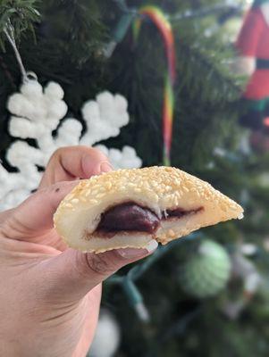 Sesame glutinous ball with RED bean filling, SO FRESH, chewy and crunchy! Love