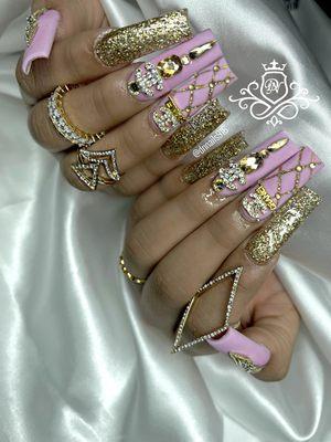 Divine Nails & Beauty Salon 