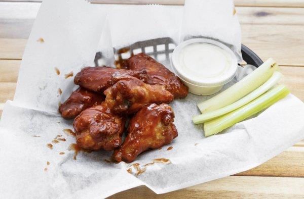 BBQ Wings, crispy and tender!