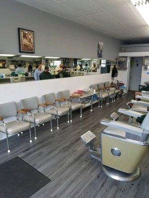 Diamond Bridge Barber Shop