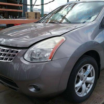 09 Nissan Rogue for parts