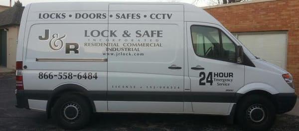 J & R Lock & Safe Truck