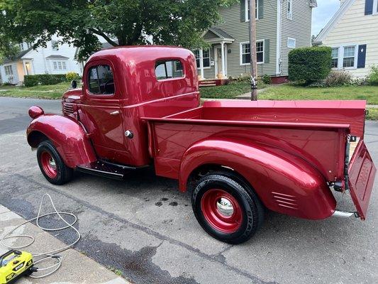 1 step paint correction of this vintage pick up