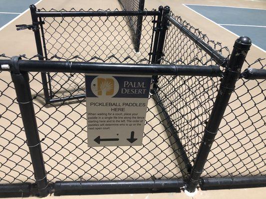 Pickleball paddle etiquette