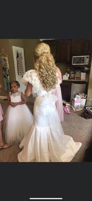 Wedding styling 
Artist
Toni Overby 
Hillari Forrester 
Amber Davis