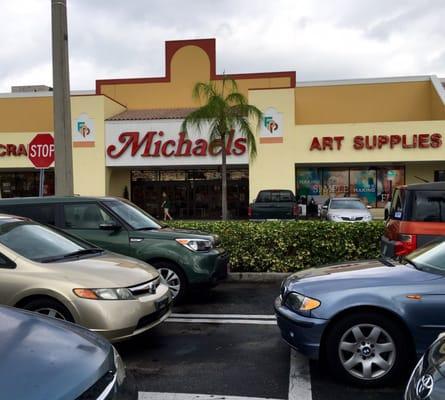 Newly painted shopping center to light yellow. I used to like how it looked before but oh well here's Michael's