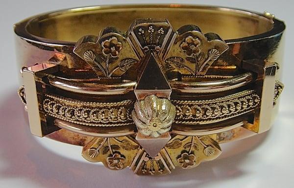 Multi-dimensional Victorian era estate bracelet.