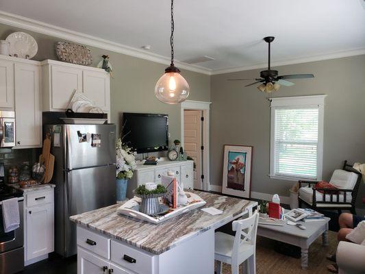 Kitchen, Eat-In and livingroom.