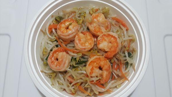 Shrimp with Bean Sprouts: Jumbo shrimp, crunchy bean sprouts, slivered carrot, scallions, in savory clear sauce