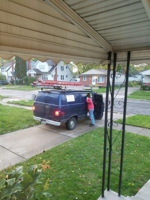 Roofers arrive minutes after shingles delivery