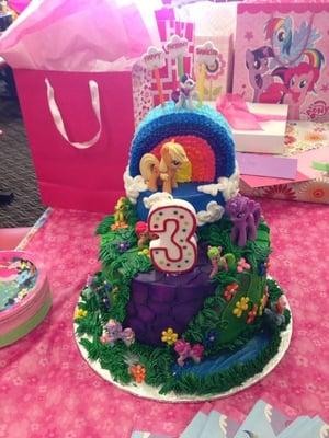 My daughters 3rd birthday cake and it traveled 30 min to Edinburg!