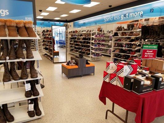 The shoe section actually looks somewhat professional. :P