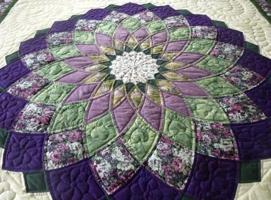 Giant Dahlia Amish Quilt - this is a center detail shot of the quilt