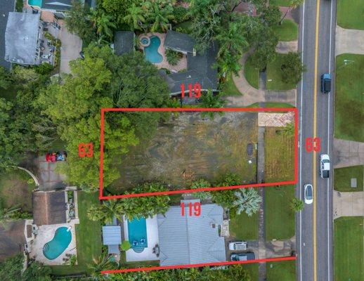 Prime lot available at 945 Snell Isle Blvd NE in St. Petersburg! Build your dream home in this prestigious neighborhood.