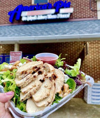 Byo salad (spring mix, grilled chicken, dried cherries, cashews, goat cheese, rasp vin)