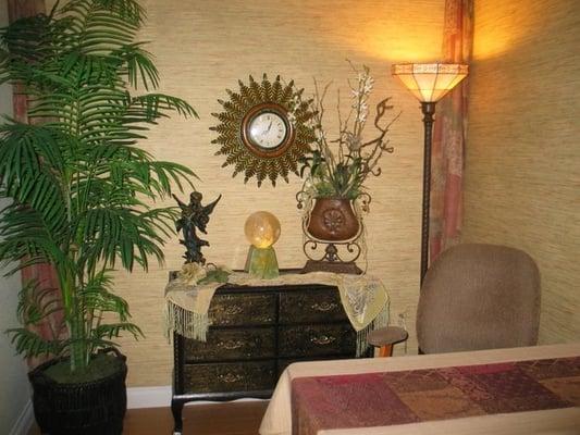 Psychic Readers Room. Readings offered 7 days a week!