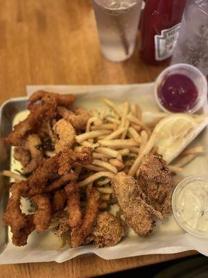 Pick 3 Combo With Chips! Calamari, Muscles, and shrimp! Super good