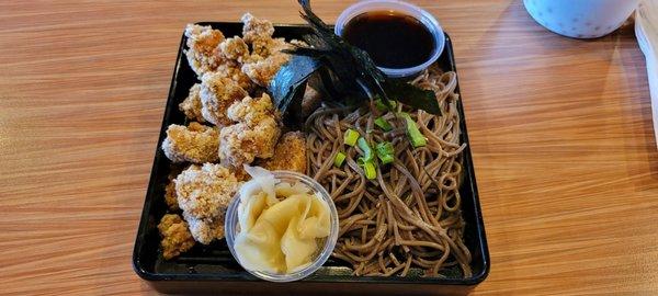 Soba noodle with popcorn chicken