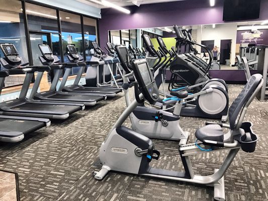 On demand and live entertainment options on the cardio!