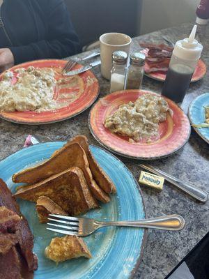 Awesome breakfast! Great service! Biscuits and Gravy were perfect and definitely homemade!