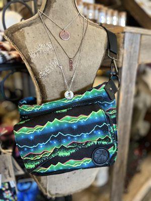 Mountain Pulse style hip bag.