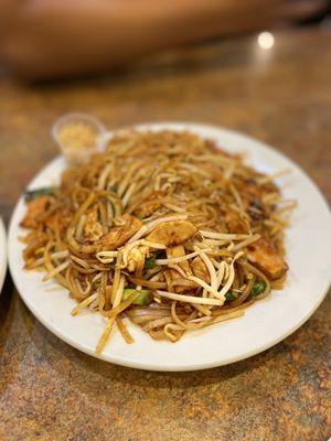 Chicken pad thai