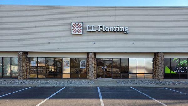 LL Flooring #1065 Jeffersontown | 2223 Plantside Drive | Storefront