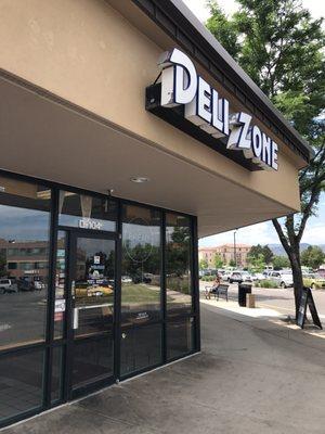 Deli zone front entrance (it's in a hard-to-get-to Safeway shopping center)