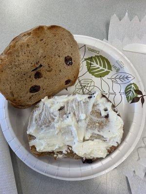 cinnamon raisin bagel