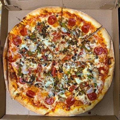 Deluxe 18" Pizza - Pepperoni, Sausage, Bell Peppers, Onions, Mushrooms, Extra Cheese,