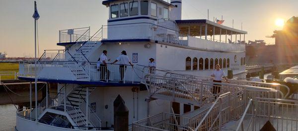 The boat itself was very cool to look at from a distance.