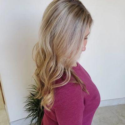 Hair profile of blonde highlights.