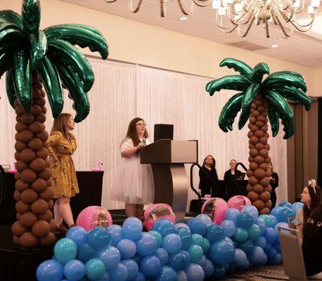 Balloon sculptures, from palm trees, to flamingos, from cactus to and aligator, we can come out with a great idea for your themed event