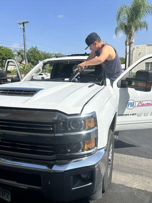 Front windshield replacement