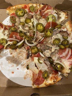 Small House special pizza- sub green peppers with jalapeños & extra sauce. Husband and I enjoyed it. Yum!