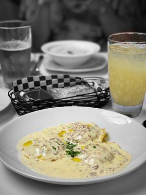 Mushroom Ravioli| @whaevaeats