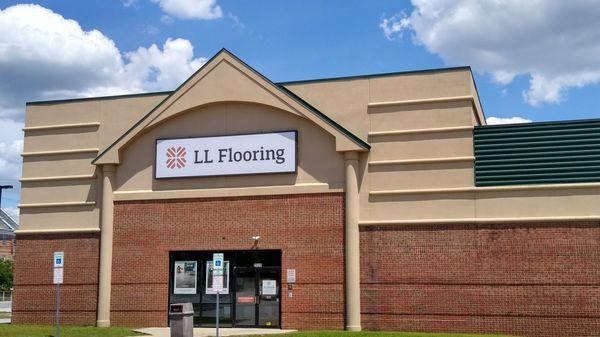 LL Flooring #1321 York | 2920 Whiteford Road | Storefront