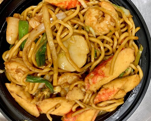 Seafood Lo Mein