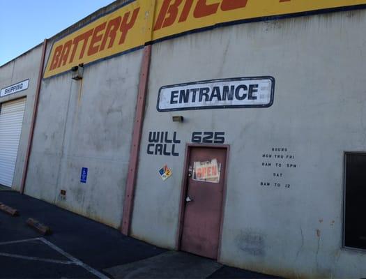 Nothing screams "great deals on batteries!" like this faded storefront on Sunbeam.