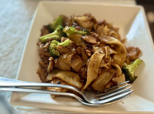 Pad siew with chicken